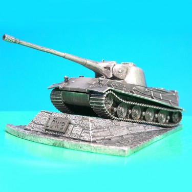 Модель танка LOWE 1:100 с подставкой